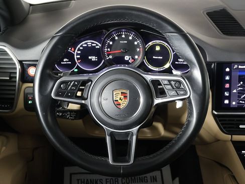 Used 2022 Porsche Cayenne Platinum Edition AWD/4WD image 40