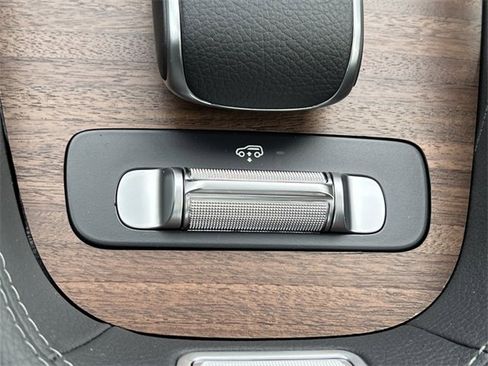 Used 2025 Mercedes-Benz GLS 450 4MATIC image 33