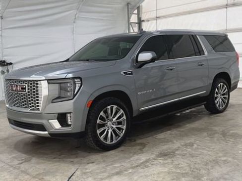Used 2023 GMC Yukon XL Denali AWD/4WD image 8