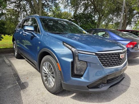 Used 2024 Cadillac XT4 Premium Luxury AWD/4WD image 3