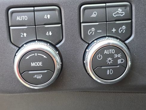 New 2026 GMC Sierra 1500 Elevation w/ Elevation Premium Package AWD/4WD image 30