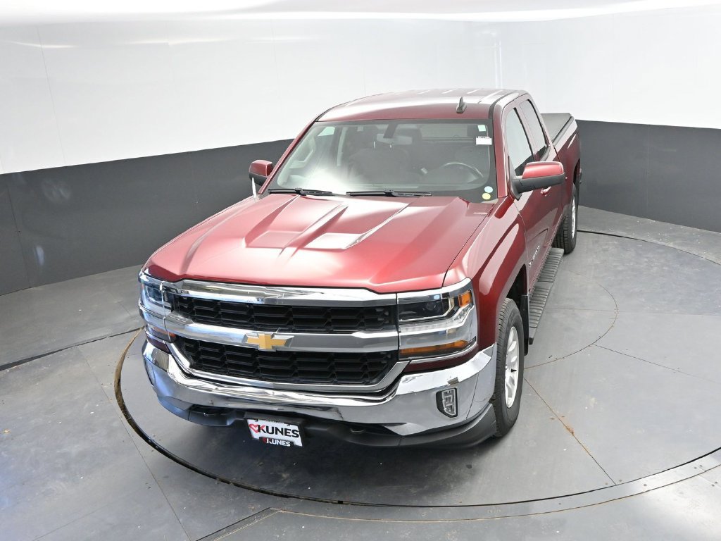 Used 2017 Chevrolet Silverado 1500 LT w/ All Star Edition AWD/4WD image 30