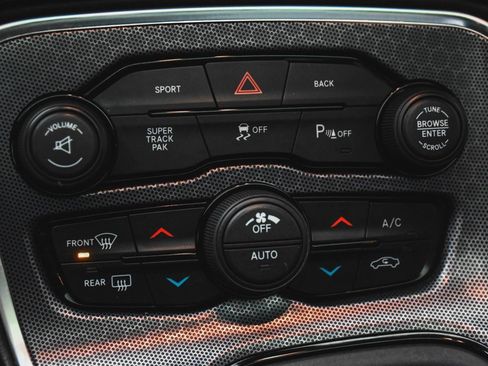 Used 2016 Dodge Challenger R/T Scat Pack w/ Leather Interior Group image 20