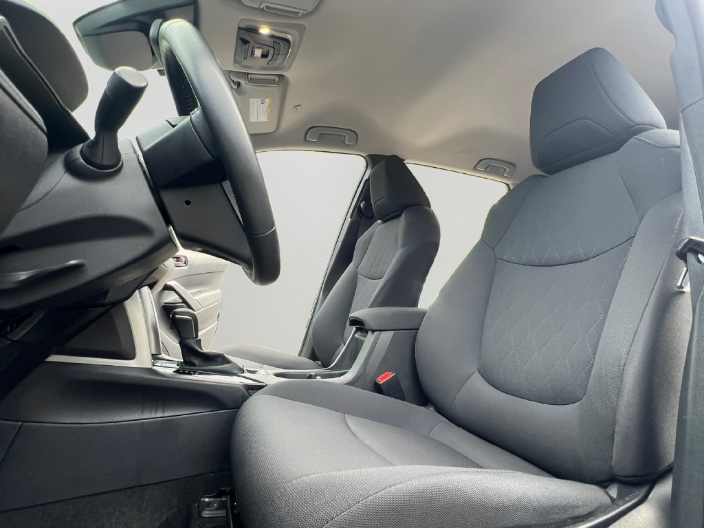 Used 2025 Toyota Corolla Cross LE FWD image 22