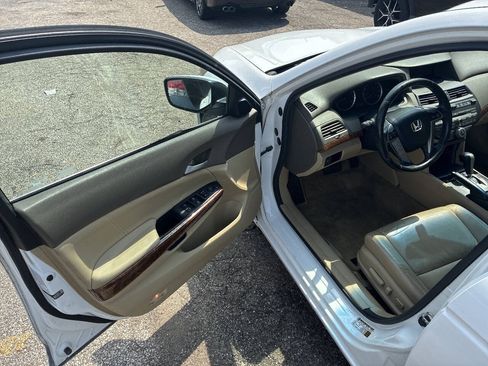 Used 2010 Honda Accord EX-L image 9
