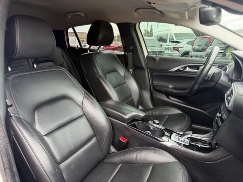 Used 2018 INFINITI QX30 AWD w/ Cargo Package image 8
