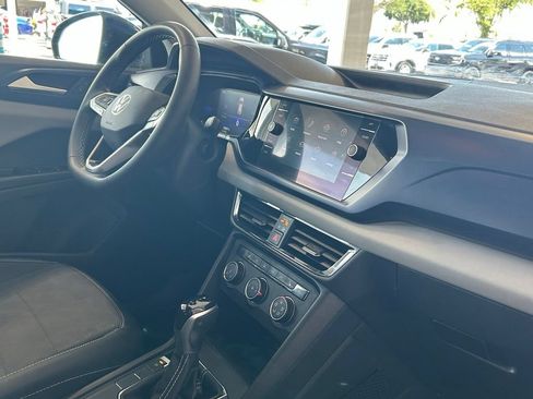 Used 2022 Volkswagen Taos SE FWD image 25