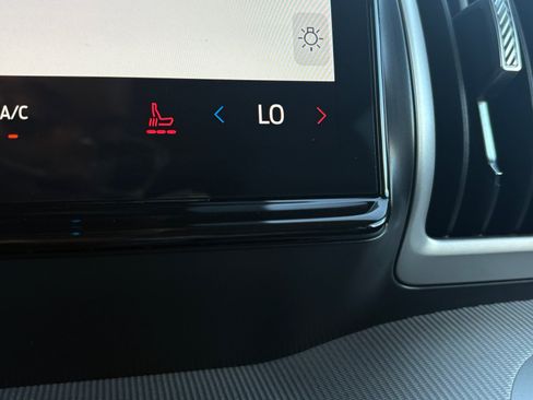 Used 2026 Ford Expedition Active RWD image 26