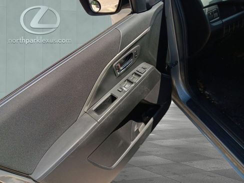 Used 2012 MAZDA MAZDA5 Sport image 8