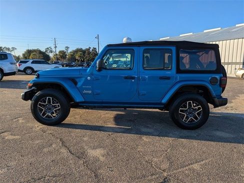 Used 2024 Jeep Wrangler Sahara image 7