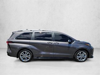Used 2024 Toyota Sienna Platinum FWD video 4