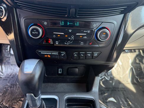 Used 2018 Ford Escape Titanium AWD/4WD image 15