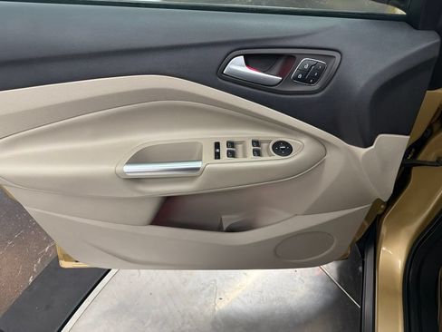 Used 2014 Ford Escape Titanium w/ Equipment Group 401A FWD image 18