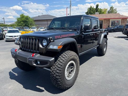 Used 2021 Jeep Gladiator Rubicon w/ Cold Weather Group AWD/4WD image 2