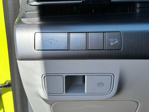 Used 2025 Hyundai Kona SEL image 25