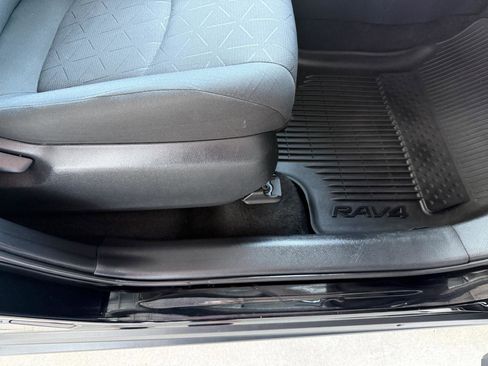 Used 2021 Toyota RAV4 XLE w/ Convenience Package AWD/4WD image 29