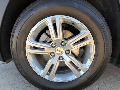 Used 2024 GMC Terrain SLE image 10