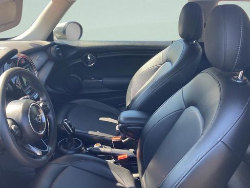 Used 2020 MINI Cooper 2-Door Hardtop FWD image 9