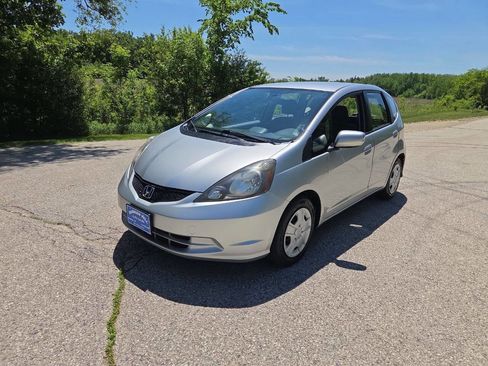 Used 2013 Honda Fit image 2