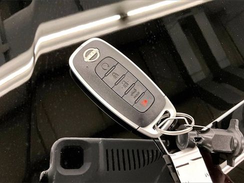 New 2025 Nissan Pathfinder Platinum image 13