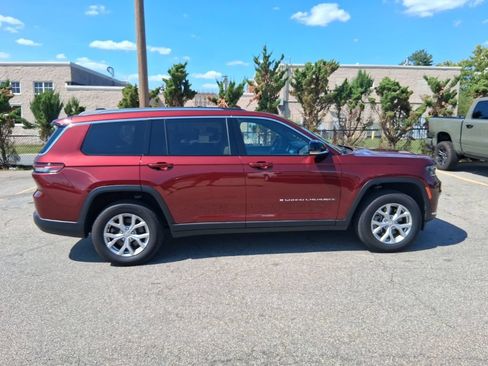 Used 2023 Jeep Grand Cherokee L Limited w/ Trailer Tow Group (B) AWD/4WD image 19