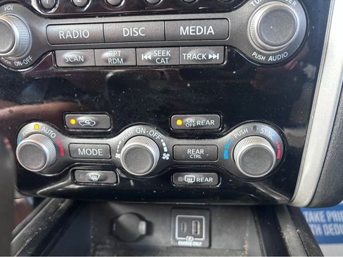 Used 2019 Nissan Pathfinder S AWD/4WD image 9