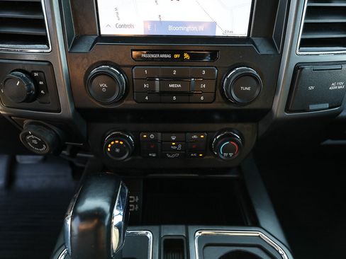 Used 2020 Ford F150 XLT w/ Equipment Group 302A Luxury AWD/4WD image 19