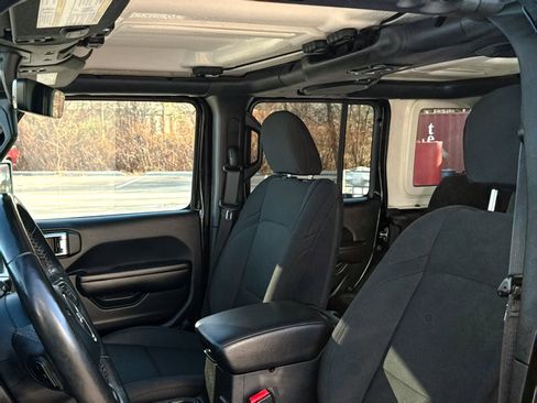 Used 2021 Jeep Wrangler Unlimited Sport image 19