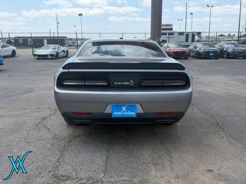 Used 2017 Dodge Challenger R/T RWD image 6