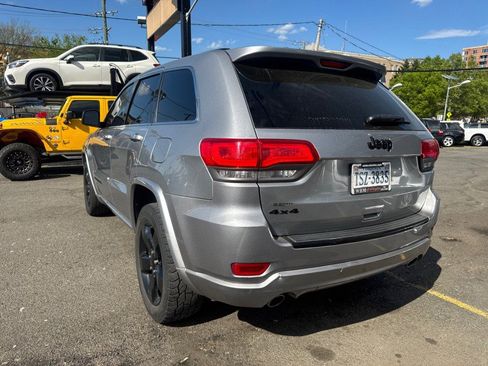 Used 2015 Jeep Grand Cherokee Altitude image 3
