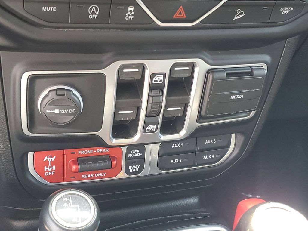 Used 2021 Jeep Wrangler Unlimited Rubicon w/ Uconnect 4C Nav & Sound Group AWD/4WD image 19