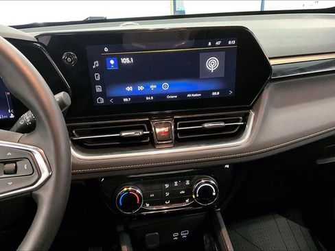 Used 2025 Chevrolet TrailBlazer ACTIV w/ Driver Confidence Package image 6