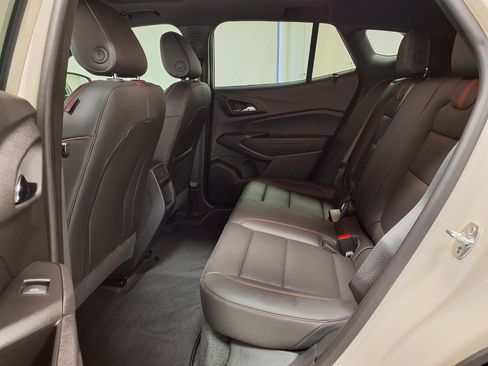 Used 2026 Chevrolet Trax RS w/ Sunroof Package image 25