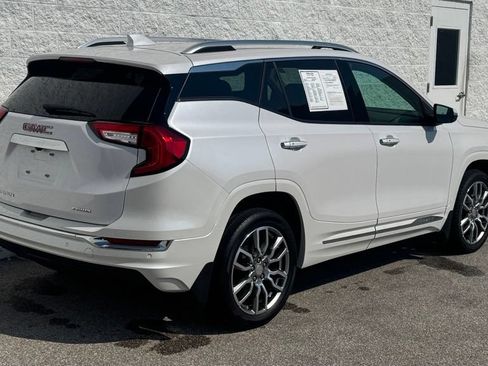 Used 2024 GMC Terrain Denali w/ Denali Premium Package AWD/4WD image 3