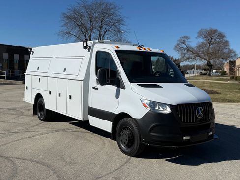 Used 2019 Mercedes-Benz Sprinter 170 w/ Chrome Grille Package image 1