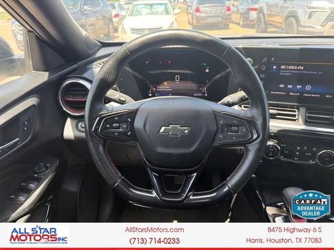 Used 2024 Chevrolet Trax RS w/ Sunroof Package FWD image 21