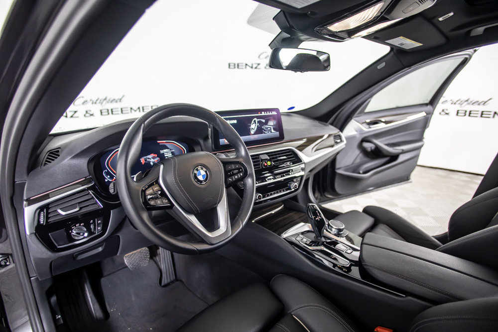 Used 2023 BMW 530i w/ Convenience Package RWD image 20