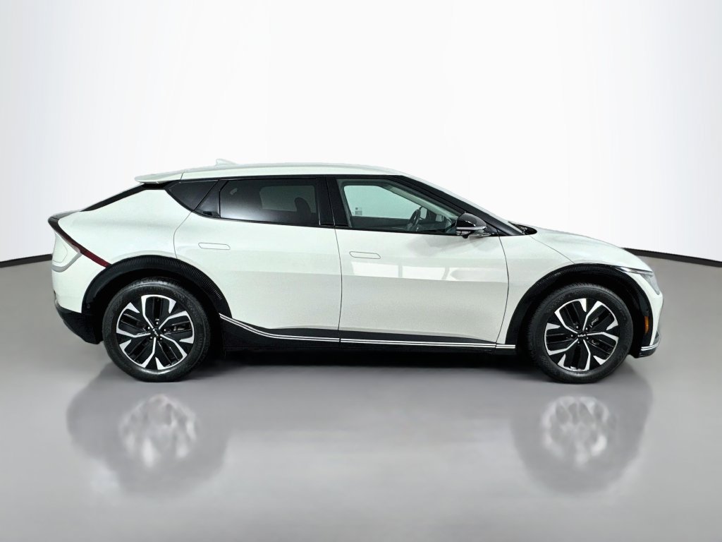 Used 2022 Kia EV6 Wind w/ Wind Technology Package AWD/4WD image 6