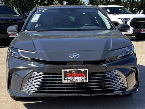 New 2026 Toyota Camry XLE image 7