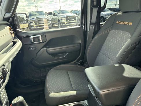 Used 2024 Jeep Gladiator Mojave w/ Convenience Group image 15