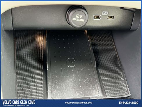 Used 2023 Volvo XC40 B5 Plus w/ Climate Package image 31