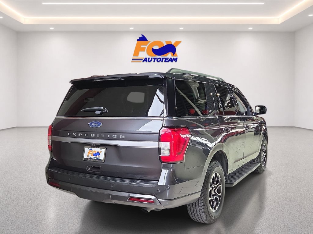 Used 2022 Ford Expedition XLT AWD/4WD image 3