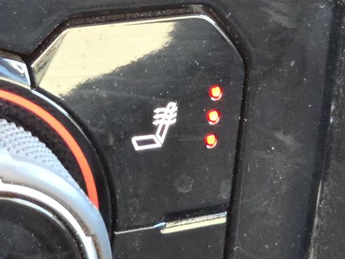 Certified 2022 Chevrolet Silverado 1500 LT image 8