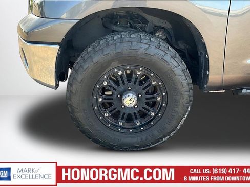 Used 2012 Toyota Tundra 2WD CrewMax w/ Tow Pkg image 31
