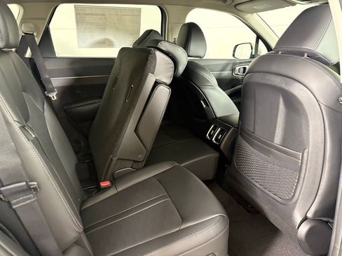 New 2026 Kia Sorento S FWD image 17
