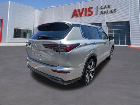 Used 2025 Mitsubishi Outlander SE AWD/4WD image 6