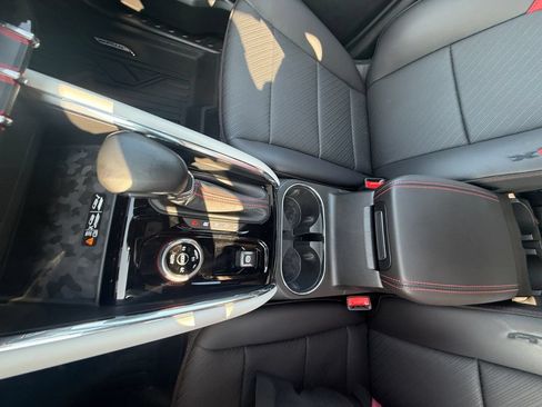 Used 2024 GMC Canyon AT4X AWD/4WD image 32