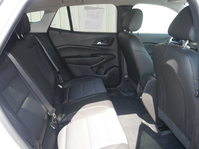 Used 2025 Chevrolet Trax LT FWD image 22