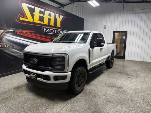 Used 2023 Ford F250 XL w/ STX Appearance Package AWD/4WD image 1