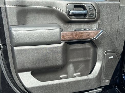 Used 2023 GMC Sierra 2500 Denali w/ Denali Ultimate Package image 11